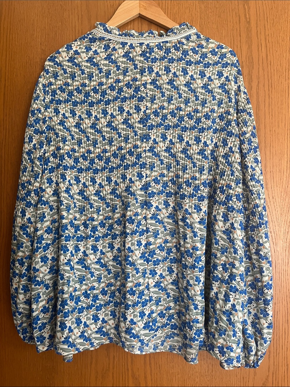 Max Studio Floral Ruffled V‑Neck Blouse - Picture 5 of 5